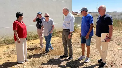 El Grupo Municipal de la Unión del Pueblo Leonés (UPL) ha reclamado al Ayuntamiento de León que abra de inmediato el centro cívico del barrio de La Inmaculada, cuyas obras ya han finalizado desde hace meses pero que permanece cerrado, sin mobiliario y sin uso.