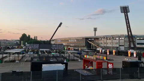 El aparcamiento del estadio Reino de León se transforma desde este jueves en un auténtico ‘hamburguesódromo’, con la llegada de The Champions Burger, el mayor festival gastronómico del país dedicado en exclusiva a la hamburguesa. Más de 15 food trucks de hamburgueserías de toda España aterrizan por primera vez en León, desplegando una oferta culinaria que promete superar todas las expectativas.