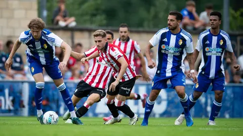 La SD Ponferradina ofreció una imagen competitiva este sábado en el estadio de Urritxe (Amorebieta), donde cayó por 1-0 frente al Athletic Club de Bilbao en su segundo partido de preparación veraniega.