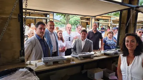 Con una gran afluencia de público, espectáculos emotivos y sabor auténtico, la jornada inaugural del sábado consolida a la feria como una cita imprescindible. El domingo promete una clausura a lo grande con pendones, folklore y deportes autóctonos.
