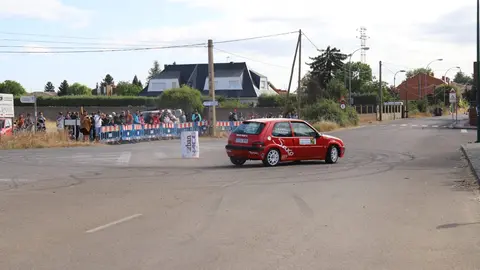 El Slalom de Trobajo del Camino se afianza como una cita indiscutible tras el éxito rotundo cosechado en esta segunda edición, celebrada este domingo. Fotos Isaac Llamazares