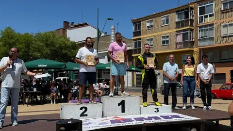Más de 70 pilotos, un público entusiasta y un circuito exigente hacen del II Slalom una cita imprescindible del motor en Castilla y León. Foto: M.A. García