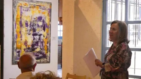 La Comunal de Val de San Lorenzo se transforma en un sinfónico encuentro entre color y emoción. La exposición 'Del color y la armonía' de Araceli González fusiona pintura y música en una experiencia sensorial que permanecerá abierta hasta el 14 de septiembre.