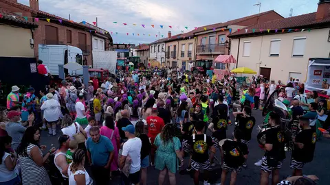 Imagen del desfile de carrozas de Santa Marina del Rey.