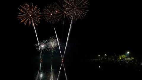 Imagen de los fuegos artificiales de Santa Marina del Rey.