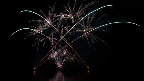 Imagen de los fuegos artificiales de Santa Marina del Rey.