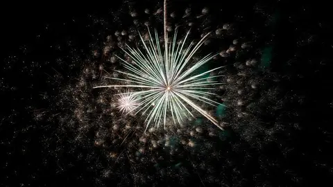Imagen de los fuegos artificiales de Santa Marina del Rey.