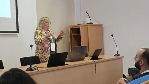 Desde este lunes y hasta el 26 de julio, la Facultad de Ciencias de la Salud de la Universidad de León (ULE) se convierte en sede del XIII Ascos (Advanced Study Course on Optical Sensors), uno de los foros científicos más importantes a nivel internacional en el ámbito de los sensores químicos ópticos y los biosensores. El evento reunirá en León a decenas de investigadores, estudiantes y expertos de todo el mundo.