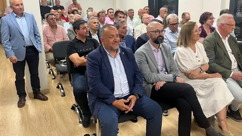 Firma del convenio para la modernización de regadíos en el Canal de Villadangos, una actuación cifrada en 66,5 M€ y financiada por los gobiernos central y autonómico.