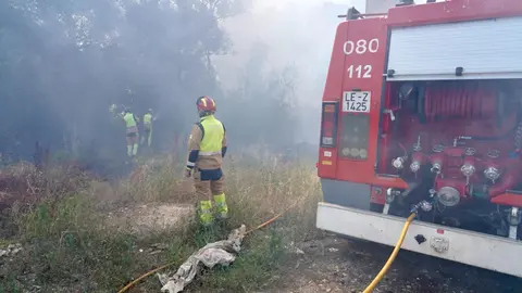 Incendio frente a la Escuela de Ingeniería Agraria y Forestal de León. Foto: Campillo
