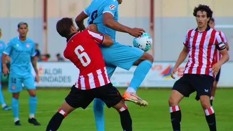 Primer encuentro de pretemporada de la nueva Cultural y Deportiva Leonesa en su puesta a punto para el regreso a la Segunda División. Partido de muchas pruebas en el que el resultado ha sido lo menos importante. El equipo deja buenas sensaciones ante el filial del Athletic de Bilbao.