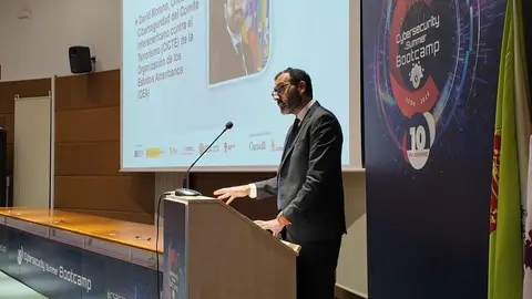 El ministro de Transformación Digital y de la Función Pública, Óscar López, clausura el Cybersecurity Summer BootCamp.