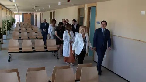 El presidente de la Junta de Castilla y León, Alfonso Fernández Mañueco, inaugura las nuevas instalaciones del centro de salud de Pinilla-San Andrés del Rabanedo. Foto: Peio García.