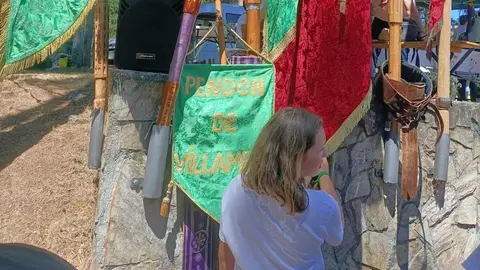 El pantano de Villameca, en el municipio leonés de Quintana del Castillo, se convierte este fin de semana en el corazón festivo de la comarca con motivo de la 40ª edición de la Fiesta Comarcal de La Cepeda. El evento, que nació como un encuentro para fomentar la convivencia entre los pueblos de la zona, se ha consolidado como una de las grandes citas del verano en la provincia de León. Fotos: Marisol