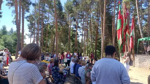 El pantano de Villameca, en el municipio leonés de Quintana del Castillo, se convierte este fin de semana en el corazón festivo de la comarca con motivo de la 40ª edición de la Fiesta Comarcal de La Cepeda. El evento, que nació como un encuentro para fomentar la convivencia entre los pueblos de la zona, se ha consolidado como una de las grandes citas del verano en la provincia de León. Fotos: Marisol