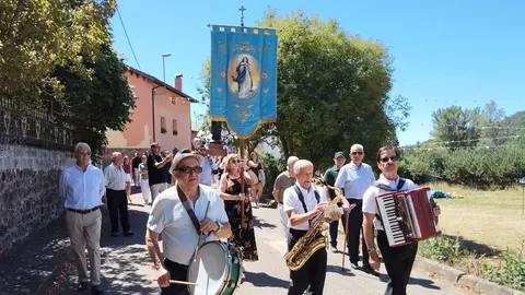 La misa y el desfile de pendones marcaron el día grande en honor a Santiago Apóstol.