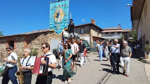 La misa y el desfile de pendones marcaron el día grande en honor a Santiago Apóstol.