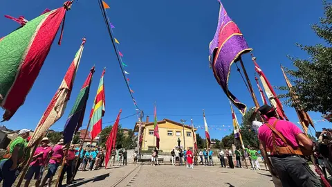 La misa y el desfile de pendones marcaron el día grande en honor a Santiago Apóstol.