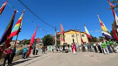 La misa y el desfile de pendones marcaron el día grande en honor a Santiago Apóstol.