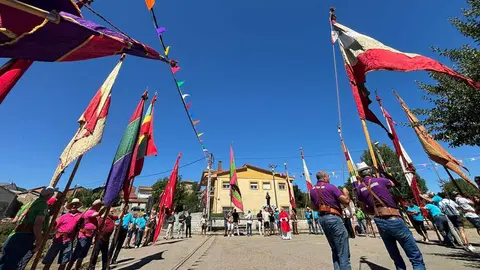 La misa y el desfile de pendones marcaron el día grande en honor a Santiago Apóstol.