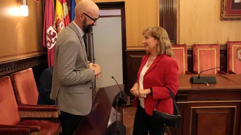 León revive su historia jurídica con la lectura de los Fueros y Ana del Ser como mantenedora. Foto: Peio García