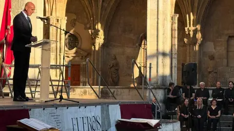 León revive su historia jurídica con la lectura de los Fueros y Ana del Ser como mantenedora. Foto: AytoLeón