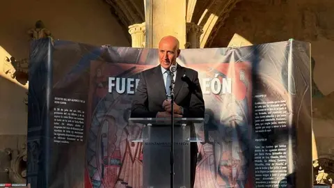 León revive su historia jurídica con la lectura de los Fueros y Ana del Ser como mantenedora. Foto: AytoLeón