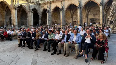 León revive su historia jurídica con la lectura de los Fueros y Ana del Ser como mantenedora. Foto: AytoLeón