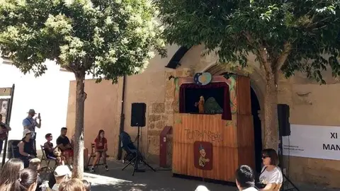 Las XXX Jornadas Medievales de Mansilla de las Mulas ya han vivido una jornada de sábado repleta de historia, espectáculo y participación ciudadana. Desde primera hora de la mañana, las calles del casco histórico se llenaron de puestos artesanales, pendones, trajes de época y música, en un ambiente festivo y evocador que transportó al público hasta la Edad Media.