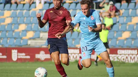 La Cultural avanza en su pretemporada, sigue sumando kilómetros y firma una nueva victoria ante el Pontevedra. Un encuentro que ha servido para que Raúl Llona vea la evolución de su bloque, al que hoy le faltan piezas determinantes de cara al  inicio de la temporada.