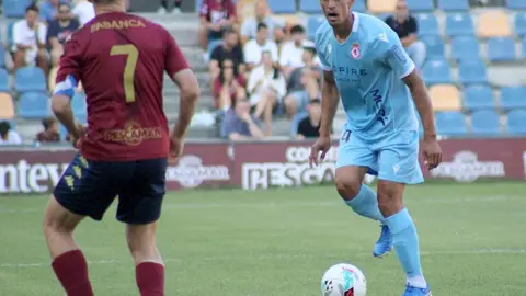 La Cultural avanza en su pretemporada, sigue sumando kilómetros y firma una nueva victoria ante el Pontevedra. Un encuentro que ha servido para que Raúl Llona vea la evolución de su bloque, al que hoy le faltan piezas determinantes de cara al  inicio de la temporada.