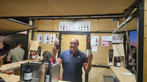 Un total de 15 bodegas de la Denominación de Origen León participan, desde este viernes y hasta el domingo, en la XXII edición de la Feria del Vino de Valencia de Don Juan. Foto: Fernando Oliver.