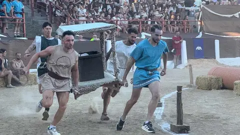 Desfile en el campo de batalla durante este sábado. Foto cedida Astorga Digital