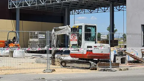El área metropolitana y varios municipios de la provincia suman proyectos por más de 15 millones de euros y 150 empleos, en una fiebre por grandes superficies que redefine el mapa del consumo local. En la imagen, el nuevo súper con gasolinera para San Andrés del Rabanedo.