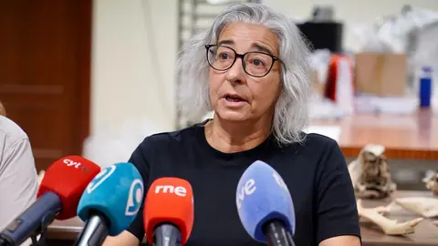 Investigadores de la Universidad de León y del Museo Nacional de Ciencias Naturales presentan la primera Campaña de recuperación de restos de fauna del Cuaternario en cuevas de la provincia. Foto: Campillo