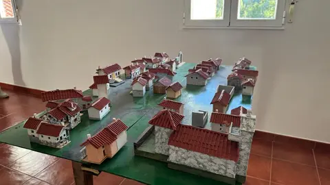 Maqueta del pueblo de San Pedro de Foncollada, realizada por Nano en solo 15 días.