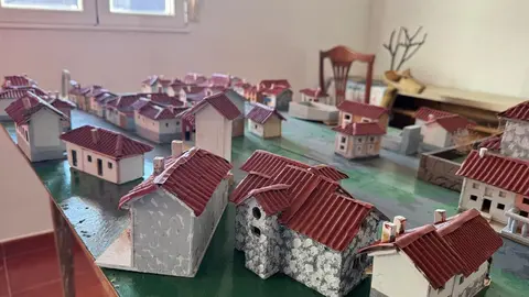 Maqueta del pueblo de San Pedro de Foncollada, realizada por Nano en solo 15 días.