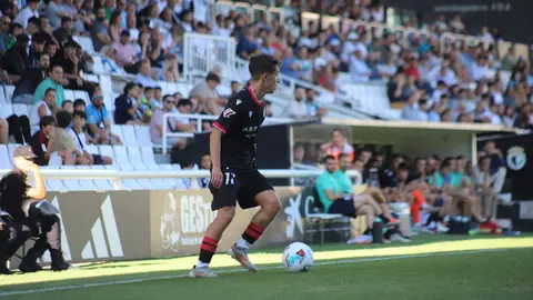 Un momento del partido entre la Cultural y el Burgos en El Plantío, primer test serio del verano para los leoneses Foto: Isaac Llamazares.