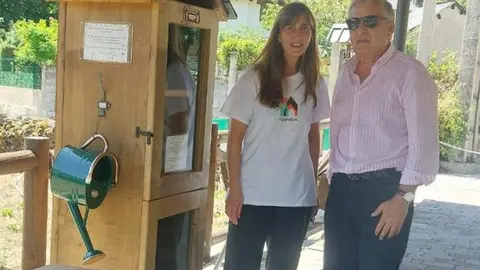 Mini biblioteca de libros libres en Chano (León), impulsadas por A Plena Cultura