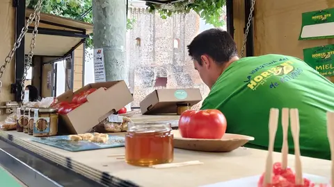 La II Astur Feria cierra con éxito de público, música tradicional, gastronomía y un ambiente festivo que ha llenado de vida el Jardín de los Patos.