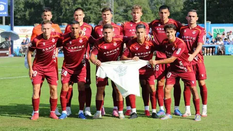 La Cultural y Deportiva Leonesa ofreció una actuación notable ante el Real Oviedo en el 35.º Torneo Villa de Grado, pese a la derrota por la mínima (1-0) frente al equipo de Veljko Paunovic, que aprovechó un error puntual en la primera mitad para llevarse el trofeo.