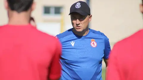 El equipo leonés continúa su pretemporada tras el stage en Villablino, con la mirada puesta en reforzar la plantilla antes del inicio liguero. Fotos: CyDLeonesa