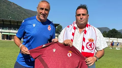 El equipo leonés continúa su pretemporada tras el stage en Villablino, con la mirada puesta en reforzar la plantilla antes del inicio liguero. Fotos: CyDLeonesa
