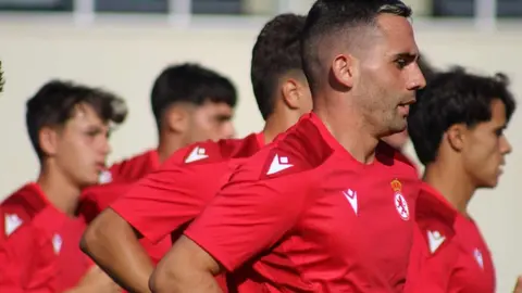 El equipo leonés continúa su pretemporada tras el stage en Villablino, con la mirada puesta en reforzar la plantilla antes del inicio liguero. Fotos: CyDLeonesa