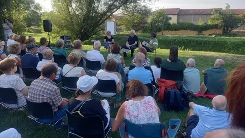 Asistimos, afortunados, a la presentación en la sede de la Fundación Cerezales Antonino y Cinia de la primorosa reedición por parte de Editorial Nórdica del libro 'La Lentitud de los Bueyes' de Julio Llamazares. (Jesús Ferrero)