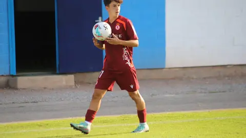 La Cultural Leonesa iguala 2-2 ante el Avilés Industrial con un once lleno de rotaciones tras un exigente doble enfrentamiento en un solo día. Fotos: Isaac Llamazares | CyDLeonesa