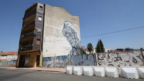 El Gran Premio de Motociclismo de La Bañeza celebra su 64.ª edición con una previsión de 40.000 aficionados, una tradición única y un ambiente que enamoró a leyendas como Ángel Nieto. La Bañeza ya vive la prueba y la ciudad es un escaparate permanente.