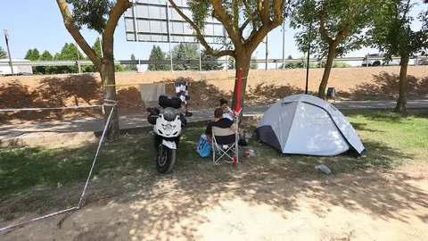 El Gran Premio de Motociclismo de La Bañeza celebra su 64.ª edición con una previsión de 40.000 aficionados, una tradición única y un ambiente que enamoró a leyendas como Ángel Nieto. La Bañeza ya vive la prueba y la ciudad es un escaparate permanente.