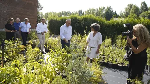 El viceconsejero de Política Agraria Comunitaria y Desarrollo Rural, Jorge Llorente, durante su visita al Centro Integrado de Formación Profesional Agraria de Almázcara (León), para presentar el nuevo ciclo de su oferta formativa. Foto: César Hornija.