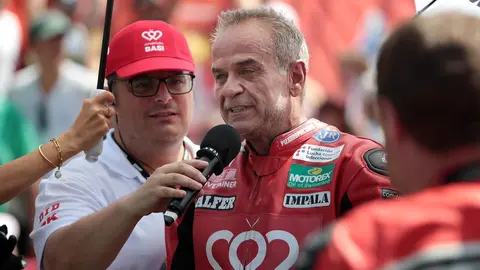 Más de 50.000 personas vibraron con el 64º Gran Premio de Velocidad “Ciudad de La Bañeza”, en una jornada marcada por el intenso calor, la emoción en cada curva y el compromiso de una ciudad entera con su prueba más emblemática. Fotos: Peio García